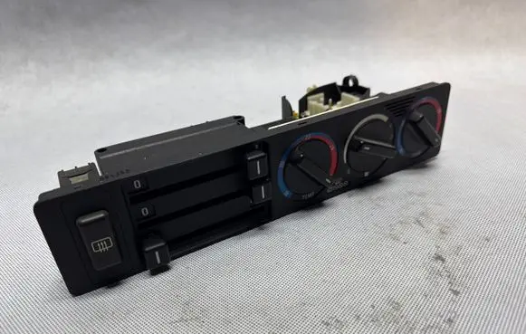 BMW 5 E34 Climate control unit E346411 8351651 8351653