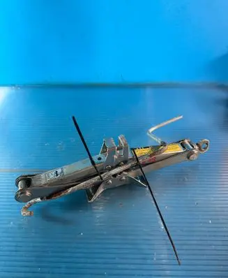 Toyota Corolla E140 E150 Lift Jack 