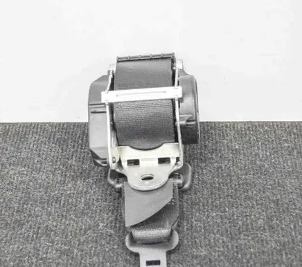 Maserati Ghibli Middle seatbelt (rear) 670017440 627041100