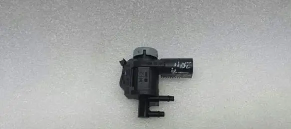Audi A4 S4 B8 8K Turbo solenoid valve 1K0906283A