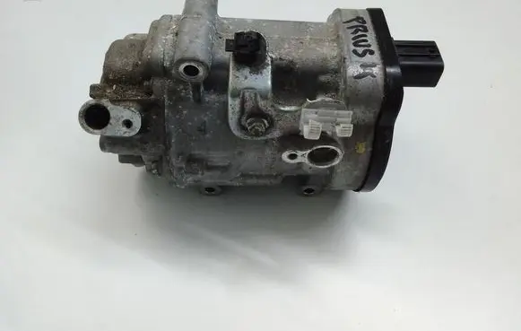 Toyota Prius (XW50) Air conditioning (A/C) compressor (pump) 0424000240