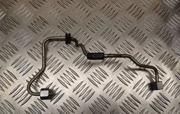 BMW X3 E83 Fuel injector supply line/pipe 
