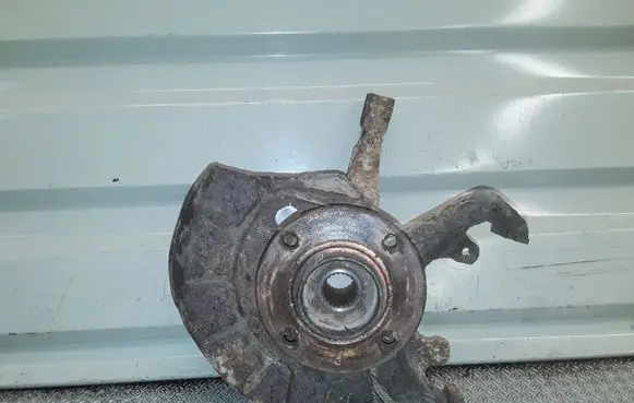 Volkswagen Golf II Front wheel hub spindle knuckle