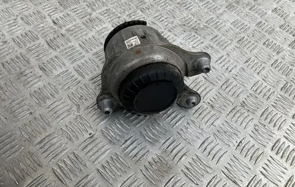 Mercedes-Benz C W205 Engine mount vacuum valve A2052400200