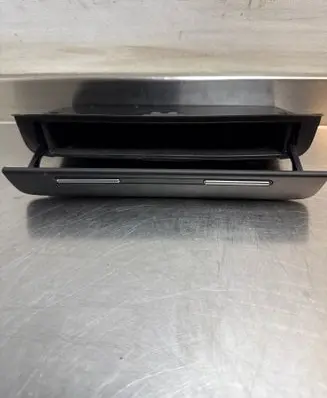 Seat Exeo (3R) Dashboard storage box/compartment 8H0857058F 80897