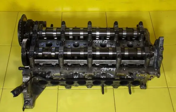 Hyundai Santa Fe Engine head 221112F700 19SP39