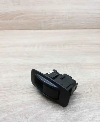 Toyota Corolla Verso AR10 Electric window control switch 008010F030 57035228