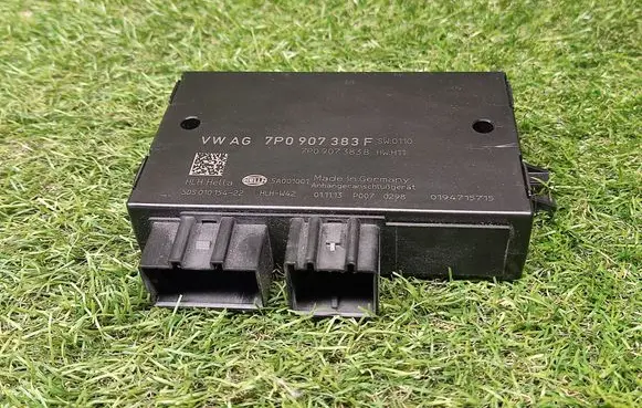 Volkswagen Touareg II Tow bar trailer control unit/module 7P0907383F 7P0907383B