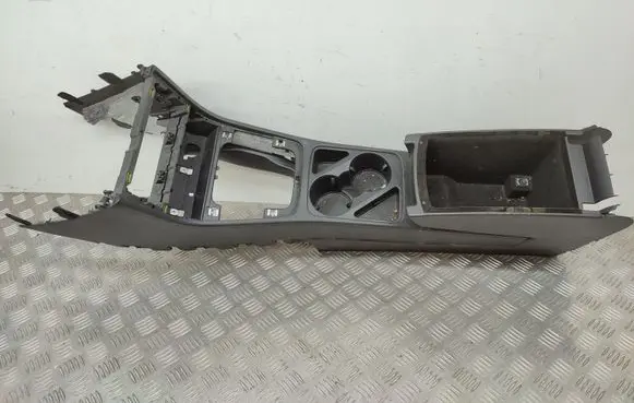 Volkswagen PASSAT CC Center console 3C0863323