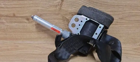 Volvo C30 Rear seatbelt 30642227