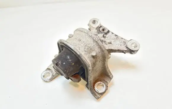 Honda CR-V Engine mount bracket 52SWY