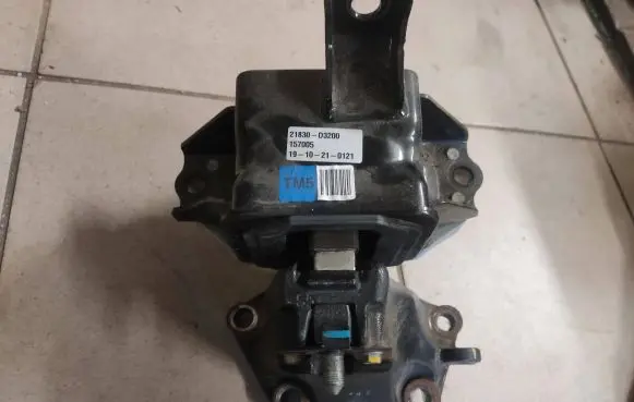 Hyundai Tucson TL Engine mount bracket 21830D3200 157005 1910210121