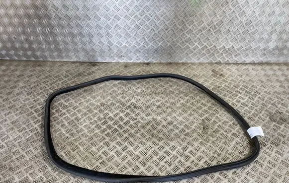 BMW 4 F36 Gran coupe Front door rubber seal 7401895