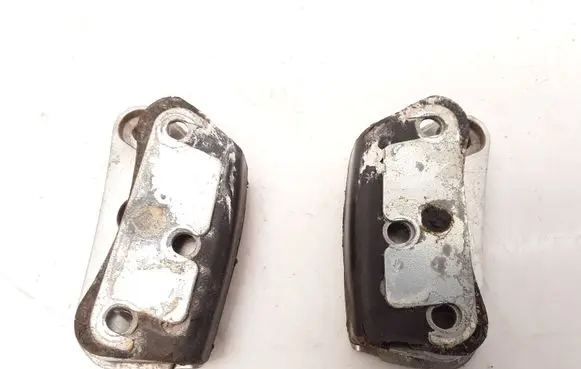 Tailgate/trunk/boot hinge