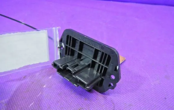 Mazda 2 Heater blower motor/fan resistor HM420040B