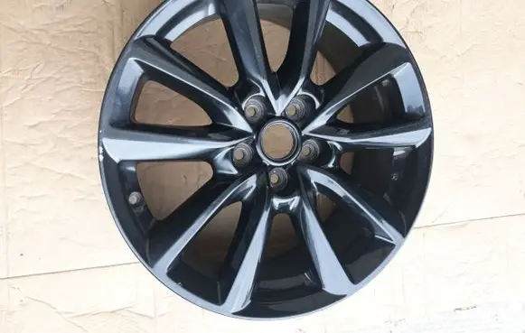 R18 alloy rim