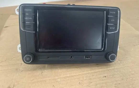 Skoda Fabia Mk2 (5J) Radio/CD/DVD/GPS head unit 6RD035187B AA001001 TP91889C01