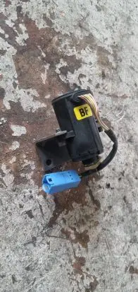 Opel Omega A Accelerator pedal position sensor 09129106 289300067 0281002297