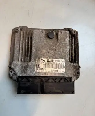 Volkswagen PASSAT B7 Engine control unit/module 03L907309AE 0281017946