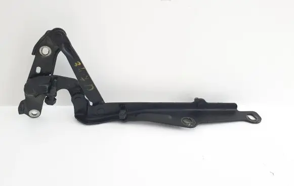 Engine bonnet/hood hinges