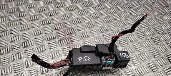 Volvo V70 Fuse module DPN13800159HWB 31300188
