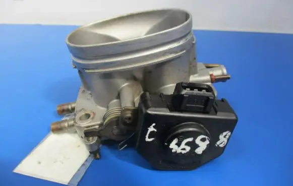 Volvo 440 Throttle body valve 