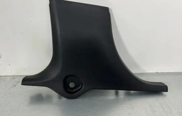 (B) pillar trim (bottom)