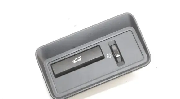 Land Rover Range Rover L405 Tailgate/boot open switch button CPLA11654CA