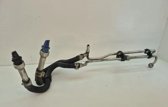 Volkswagen Touran I Fuel main line pipe 03C133699Q