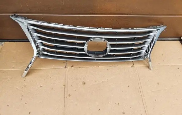 Front bumper upper radiator grill