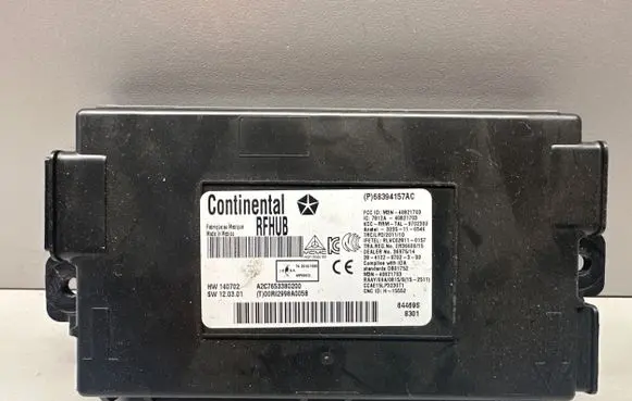 Dodge Challenger Door central lock control unit/module 68394157AC 40821703