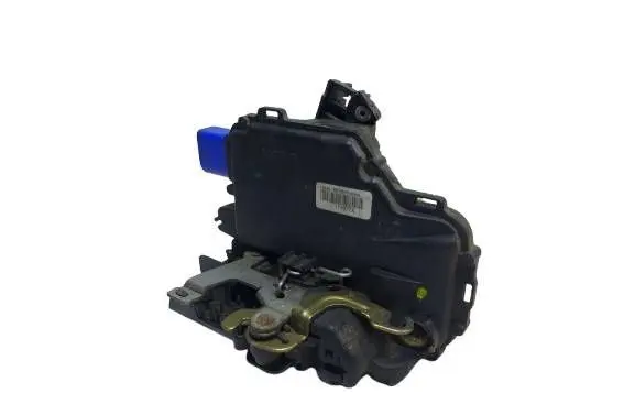 Volkswagen Polo Front door lock 3B1837015AM