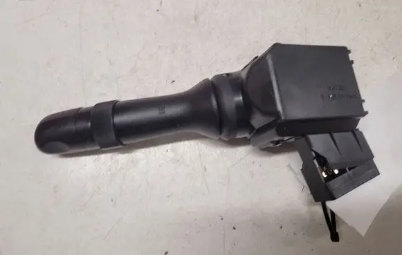 Toyota Avensis T250 Wiper control stalk 17F003 17F144 17F381