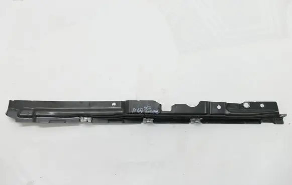 Mercedes-Benz E C207 W207 Fender mounting bracket A2076301428