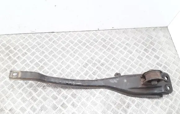 Engine mount bracket