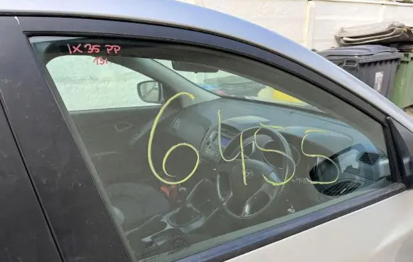 Hyundai ix35 Front door window glass four-door