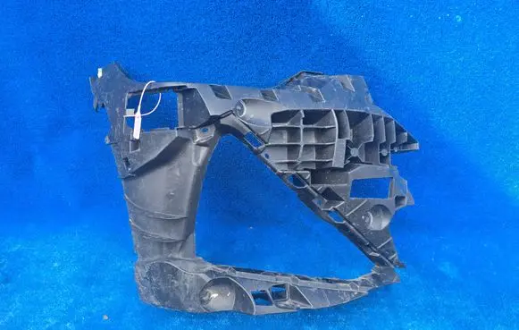 BMW 2 G42 Front bumper mounting bracket 8098198