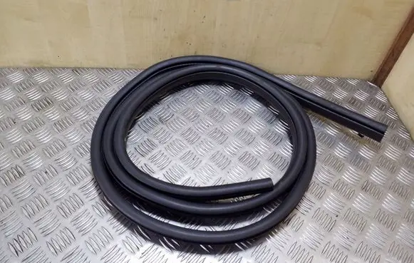 Ford Kuga II Front door rubber seal