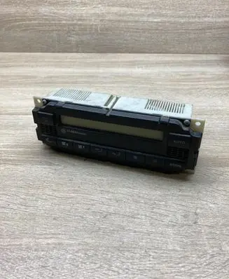 Volkswagen PASSAT B5 Climate control unit 1J1907044