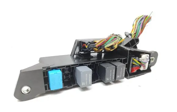 Toyota C-HR I Fuse module 71547921