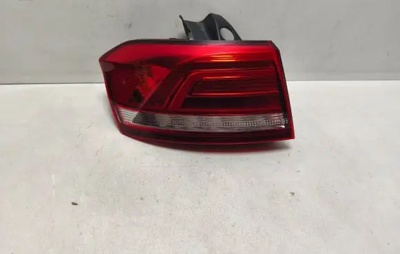 Volkswagen PASSAT B8 Rear/tail lights 3G9945311