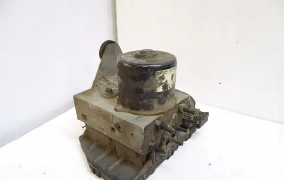 Mercedes-Benz C W202 ABS Pump A2025454732
