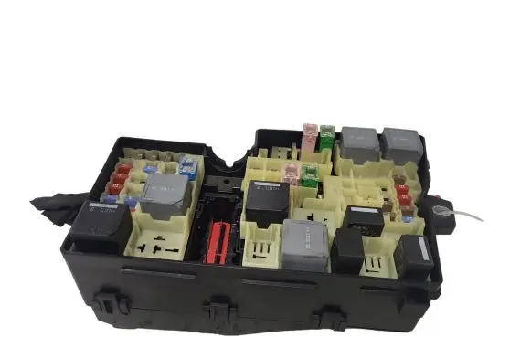 Volvo V40 Fuse module AV6T14A142AA 5B0Q10107 AV6T14A067AC