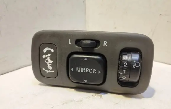 Toyota Yaris Wing mirror switch 247A04