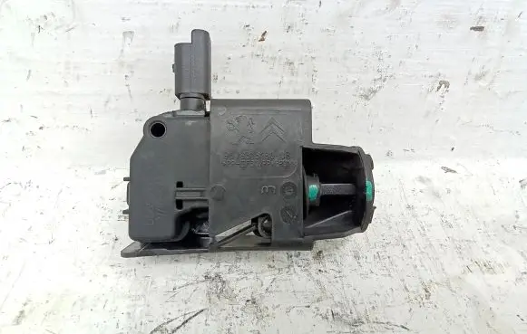 Fuel tank cap lock motor