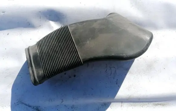 Audi A6 S6 C5 4B Air intake hose/pipe 8D0129617E