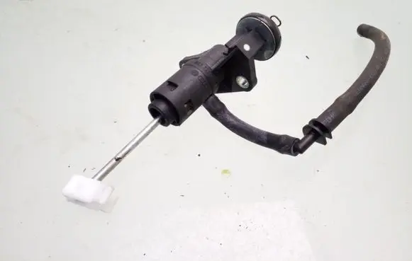 Clutch slave cylinder