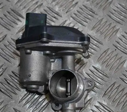Volkswagen PASSAT B8 Throttle valve