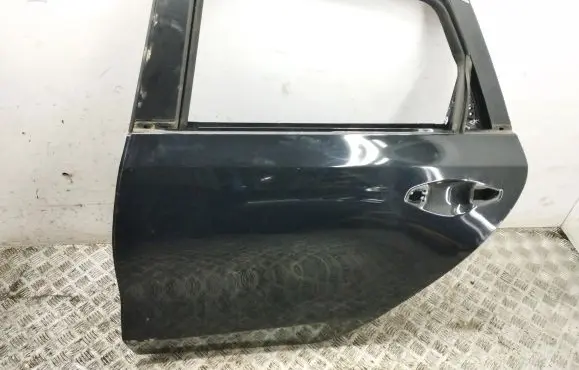 KIA Ceed Rear door