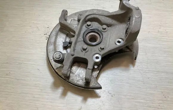 Rear wheel hub